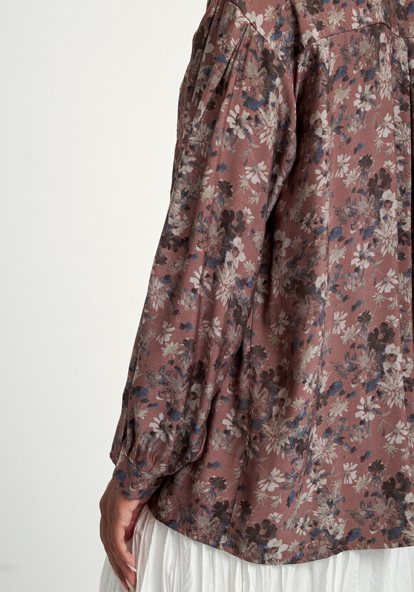 Блуза со сборкой в рельефах шир.  580, рис. 15