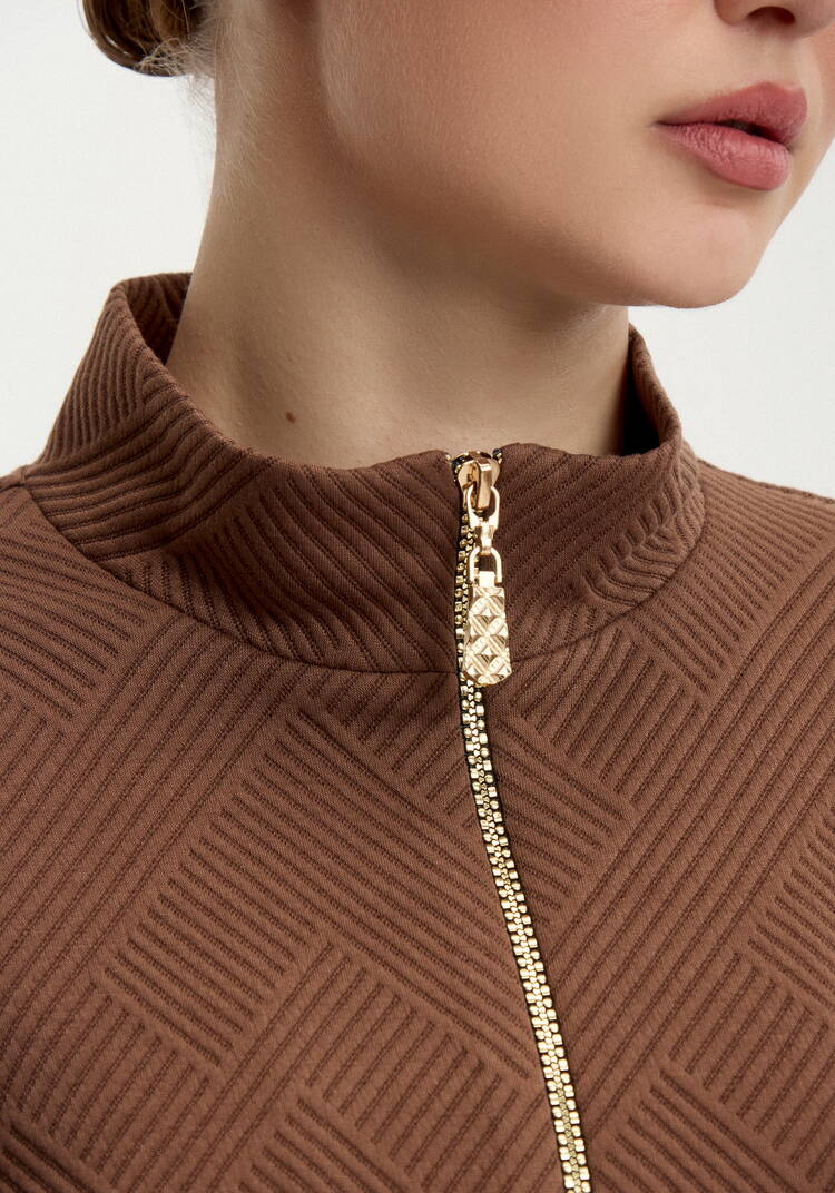 Кардиган на молнии с фактурным принтом шир.  750, рис. 11