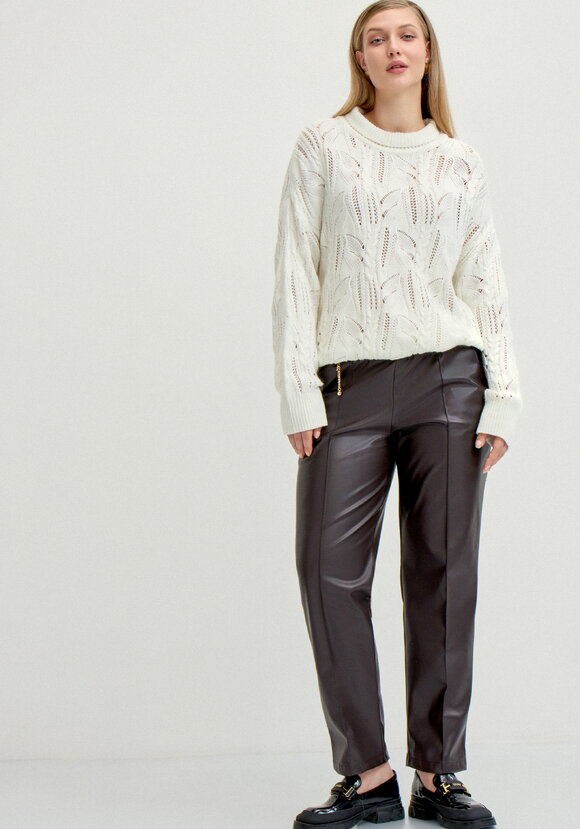 Брюки на резинке по поясу из экокожи шир.  580, рис. 7