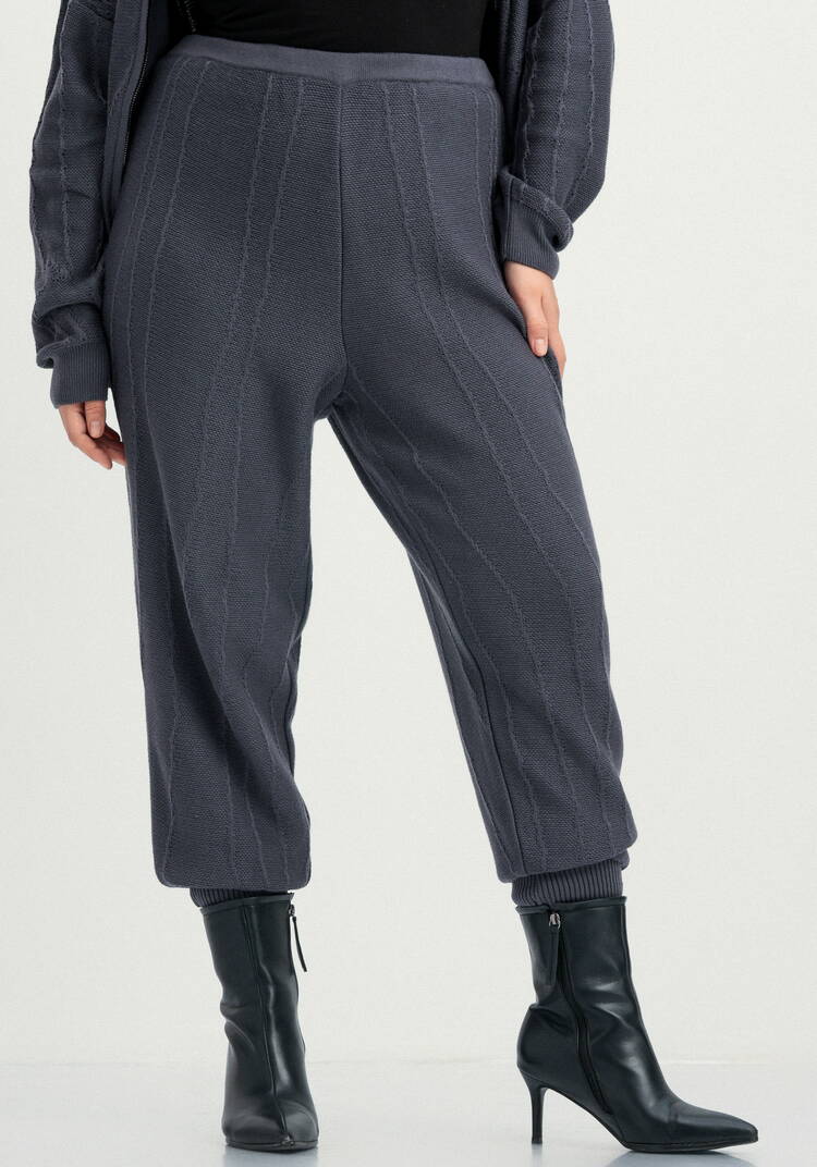 Брюки джоггеры с фактурным рисунком шир.  750, рис. 10