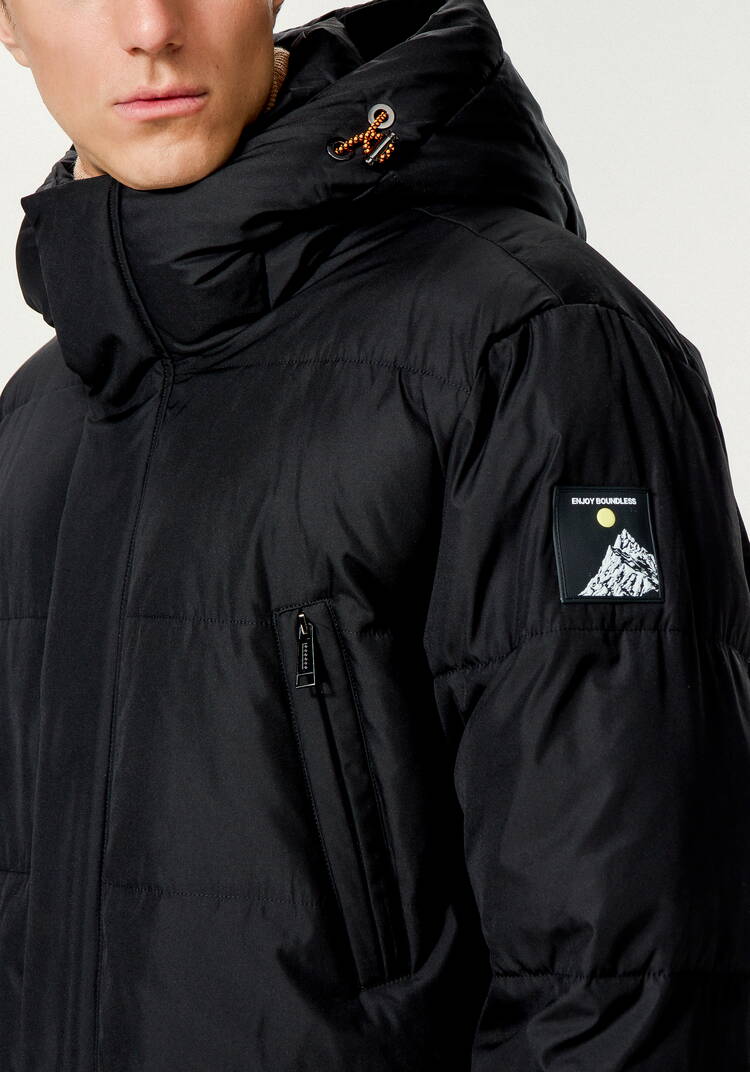 Пуховик стеганый с капюшоном и карманами шир.  750, рис. 6