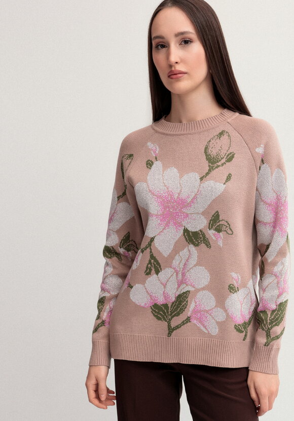 Джемпер с нежным цветочным орнаментом шир.  580, рис. 7