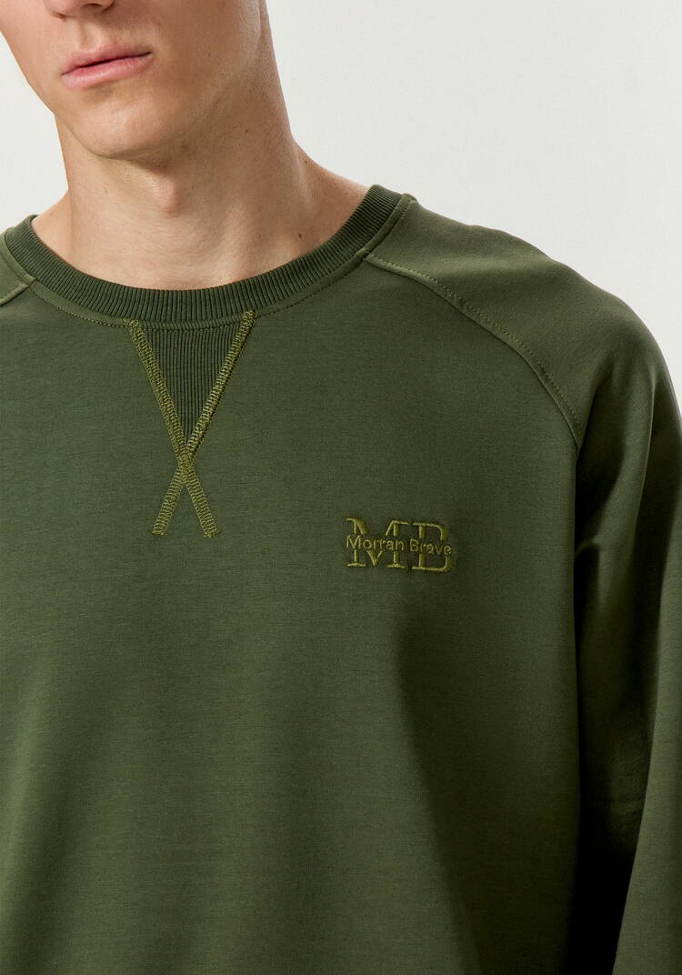 Свитшот с вышивкой на груди шир.  750, рис. 14