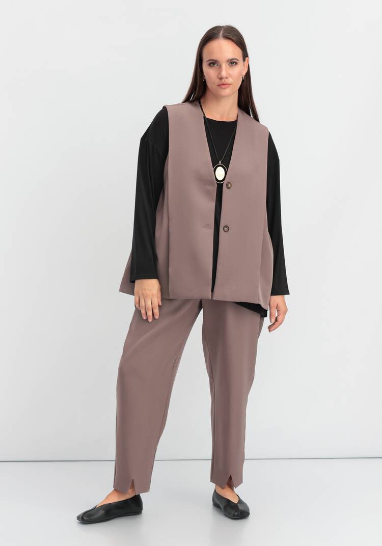 Жилет однобортный на пуговице шир.  750, рис. 10