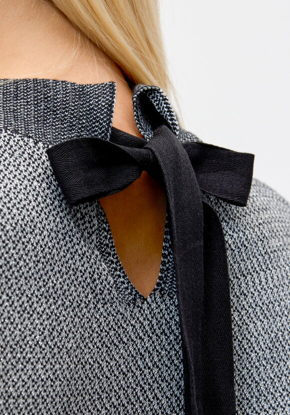 Джемпер с лентами на шее сзади шир.  580, рис. 7