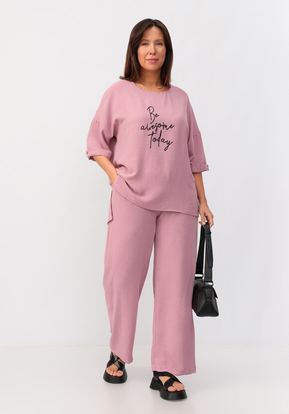 Костюм: брюки и блуза с лаконичным принтом шир.  580, рис. 40