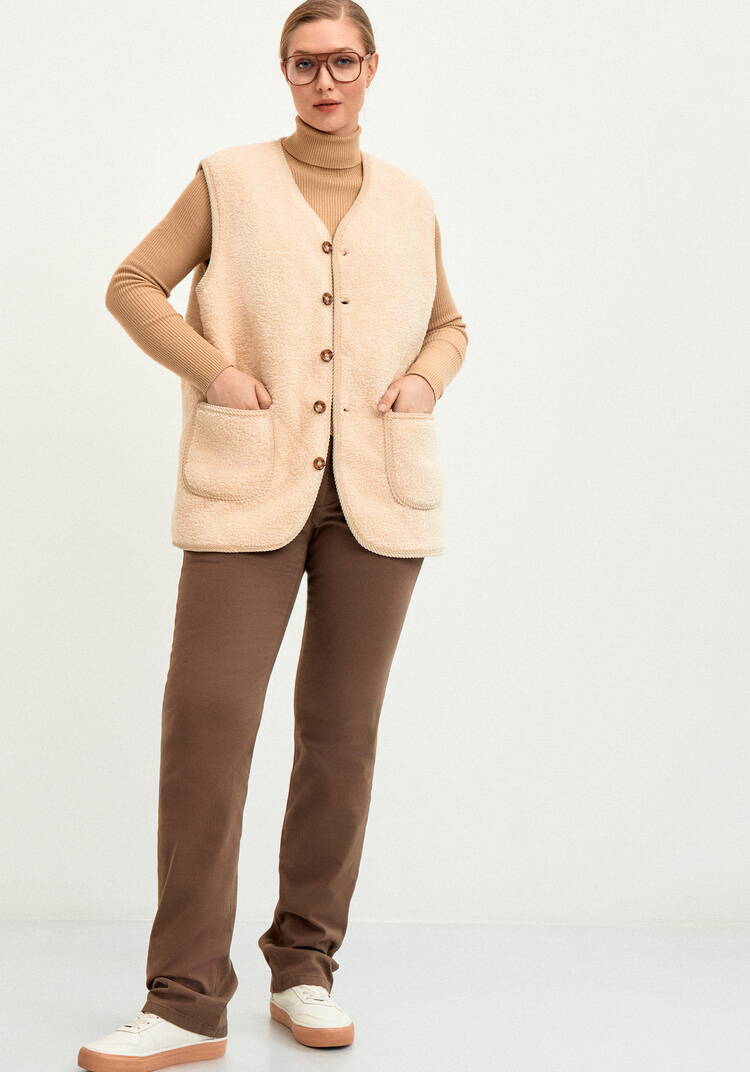 Жилет из экомеха на пуговицах шир.  750, рис. 18