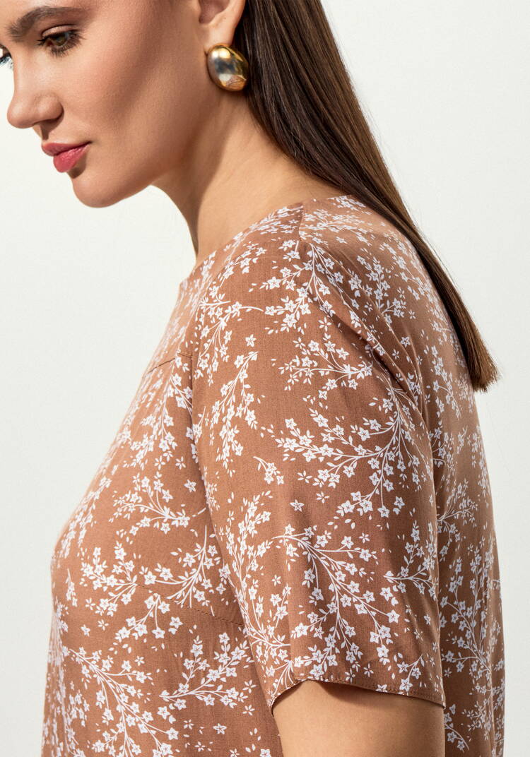 Блуза с пуговицей по спинке шир.  750, рис. 19