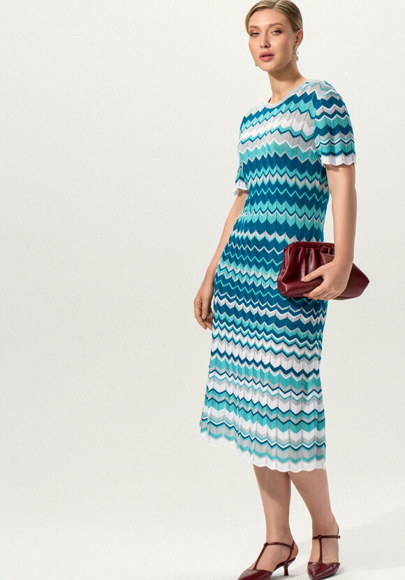 Платье с рисунком морской волны шир.  580, рис. 40