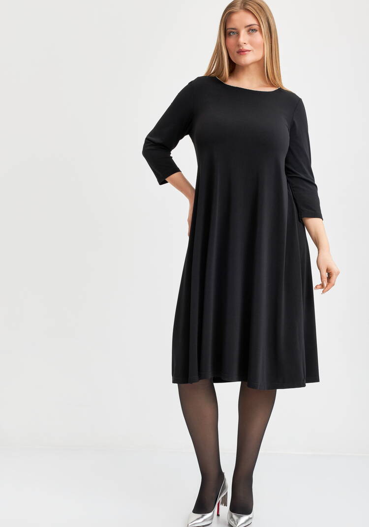 Платье с тесьмой из страз шир.  750, рис. 1