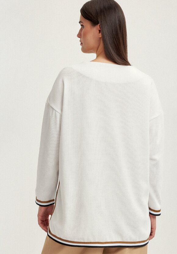 Джемпер с V-образным вырезом горловины шир.  580, рис. 19