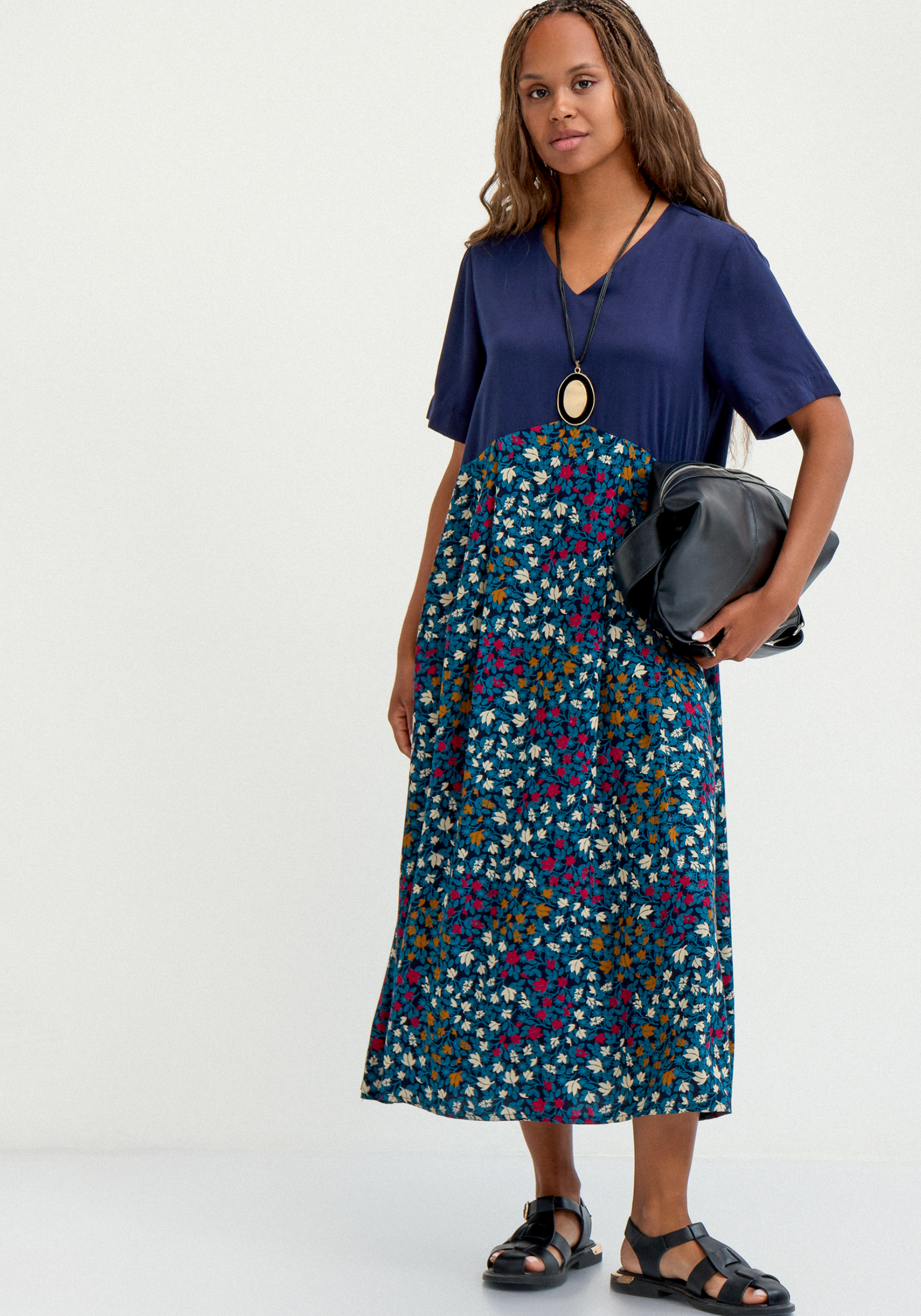 Платье  из комбинированной ткани с принтом