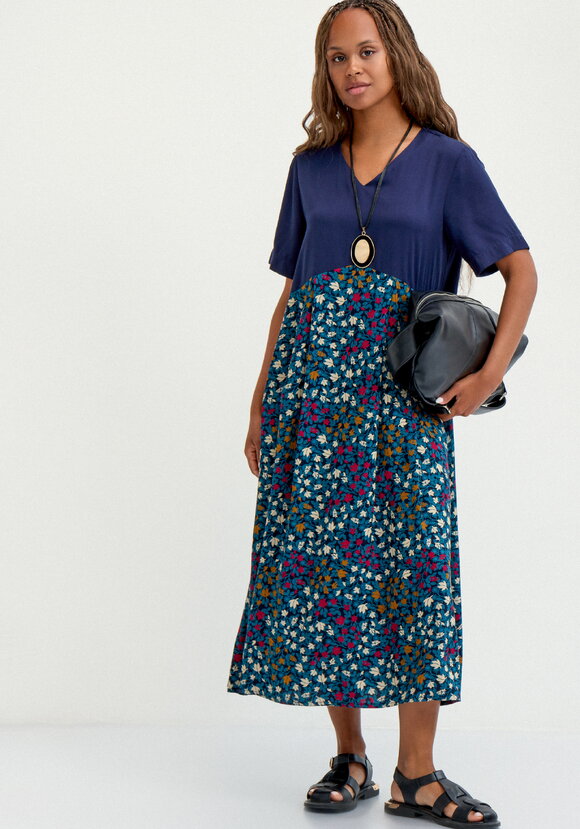 Платье  из комбинированной ткани с принтом шир.  580, рис. 9