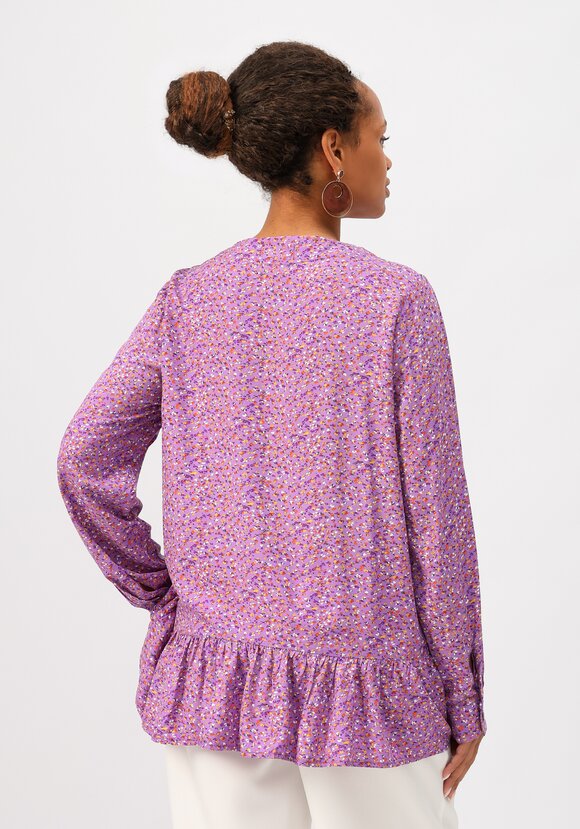 Блуза со складками впереди шир.  580, рис. 19