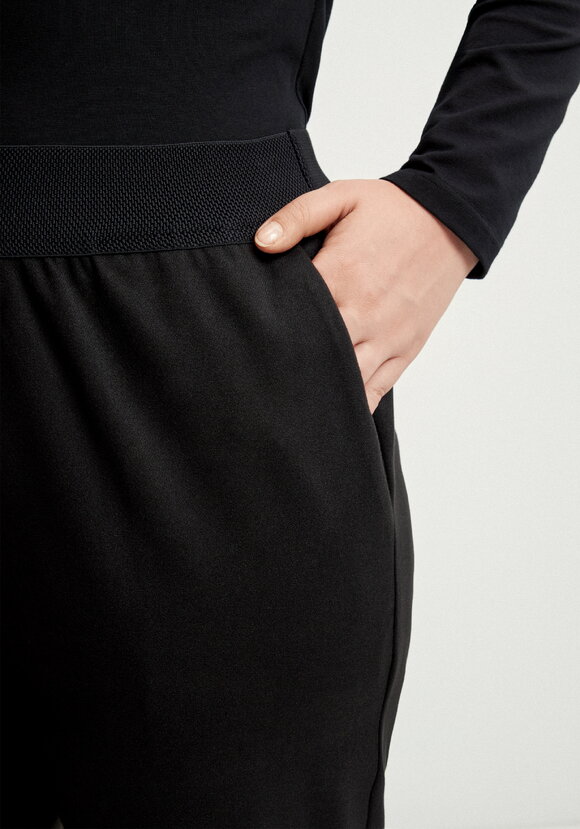 Прямые брюки на резинке с карманами шир.  580, рис. 13