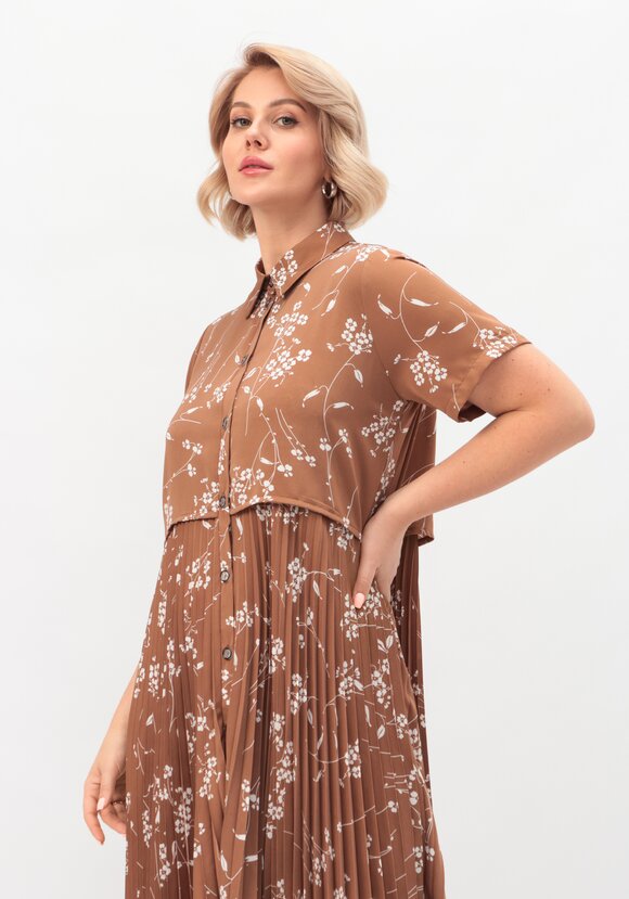 Платье  с плиссировкой шир.  580, рис. 16