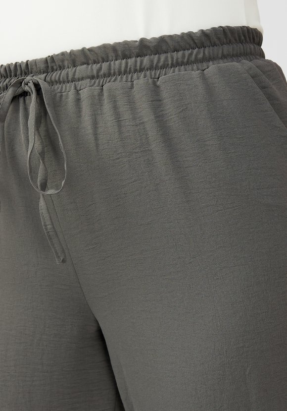 Брюки прямые от бедра с поясом на резинке шир.  580, рис. 10