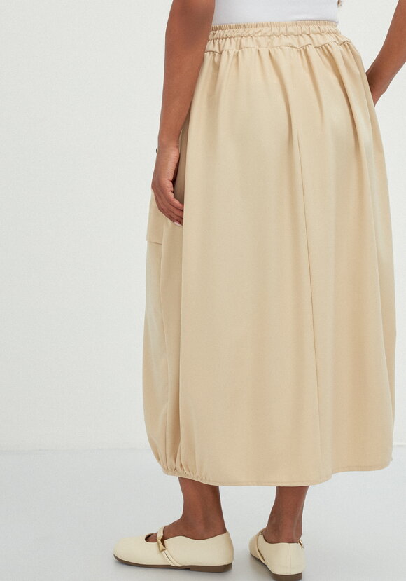 Юбка оригинального кроя с декором из пуговиц шир.  580, рис. 3