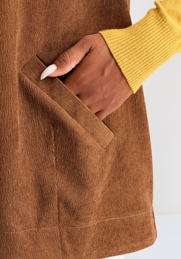 Жилет из вельвета с карманами шир.  580, рис. 14