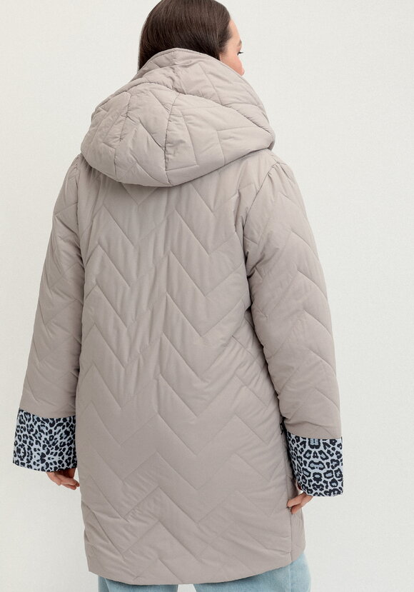 Куртка стеганая с анималистичным принтом шир.  580, рис. 31