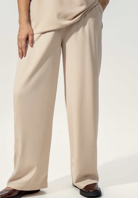 Брюки на резинке с метанитью шир.  580, рис. 11