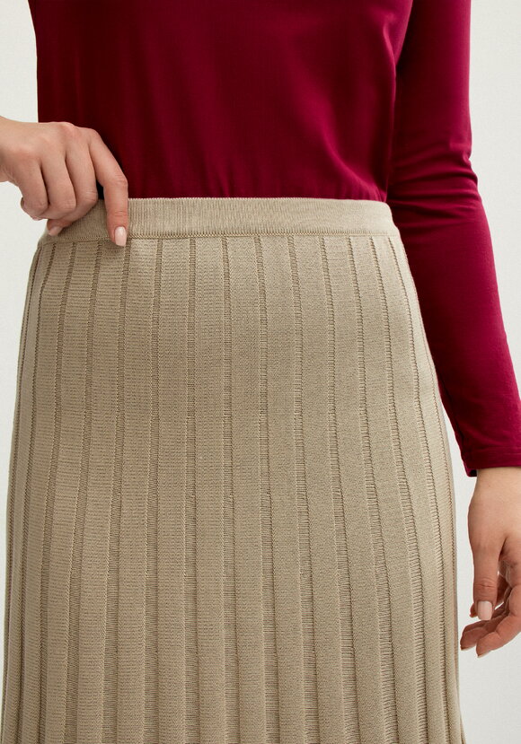 Юбка А-силуэта на резинке с имитацией плиссе шир.  580, рис. 18