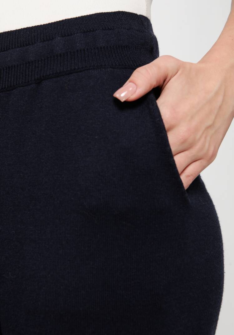 Брюки на резинке с вязаными карманами шир.  750, рис. 11