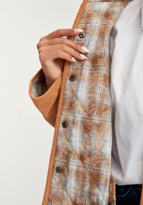 Жакет вельветовый с контрастным подкладом шир.  580, рис. 25