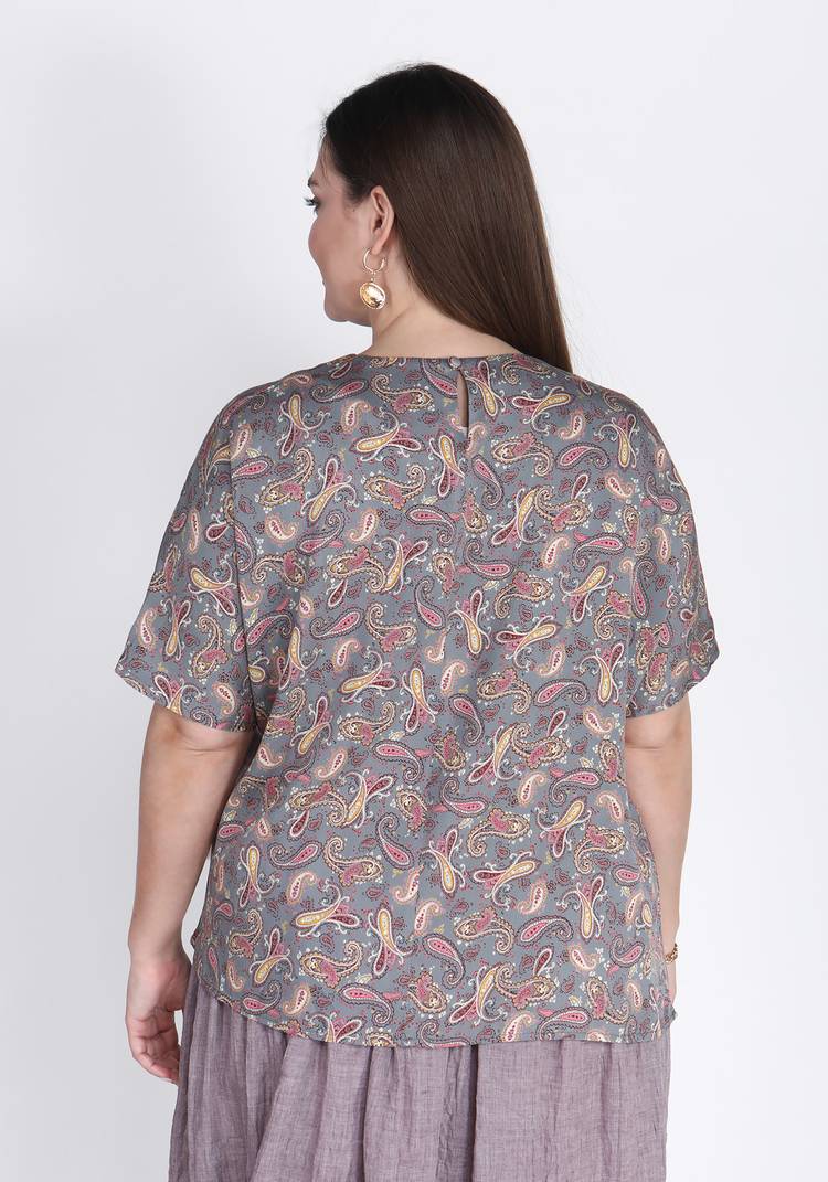 Блуза с принтом ПЕЙСЛИ и коротким рукавом шир.  750, рис. 3