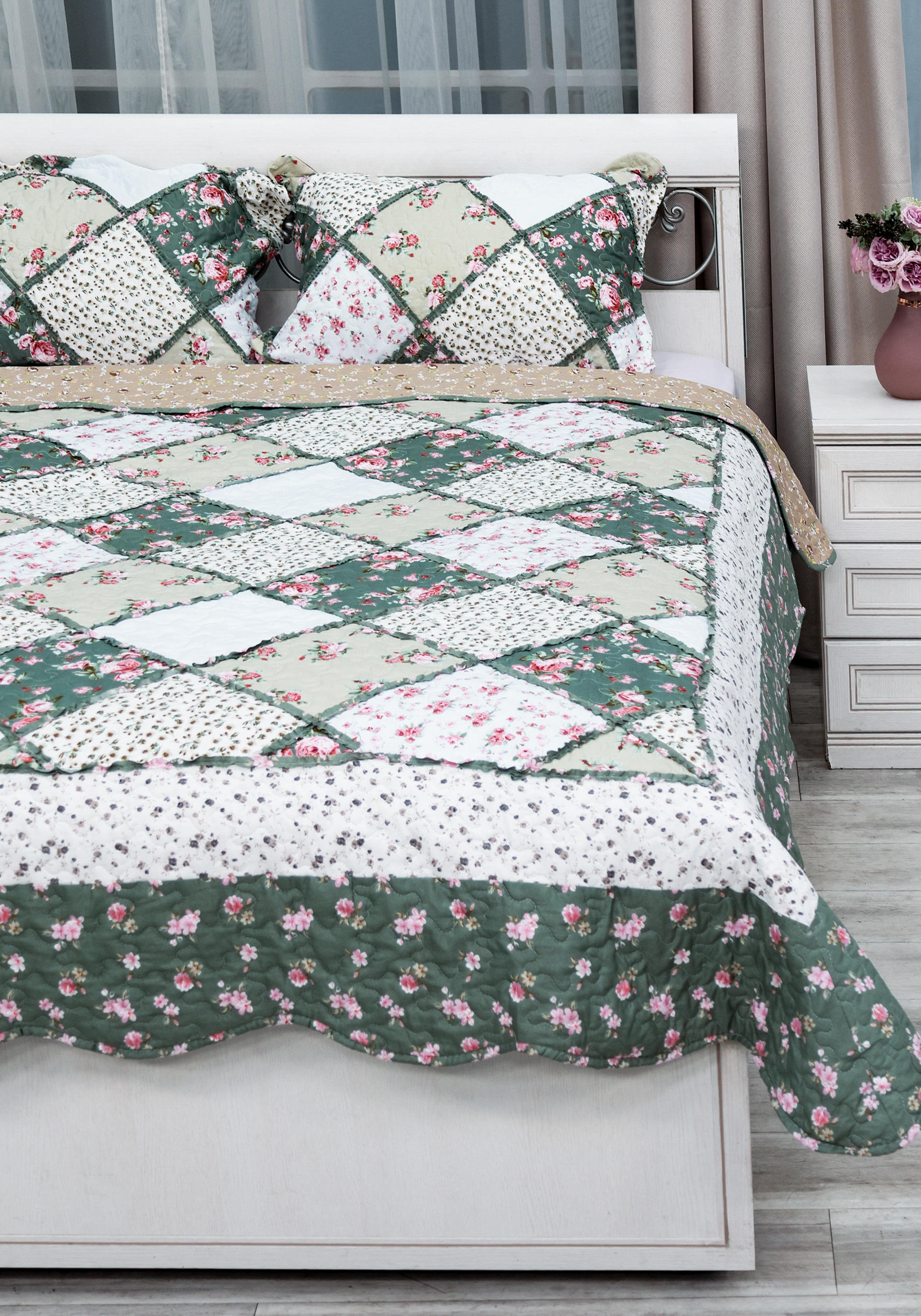 

Покрывало с наволочками "Печворк", Красный