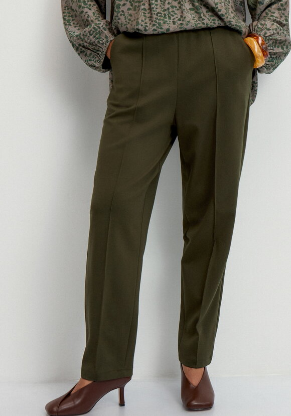 Брюки трикотажные со стрелками шир.  580, рис. 10