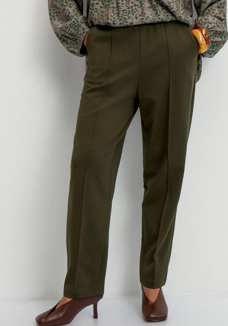 Брюки трикотажные со стрелками шир.  750, рис. 10