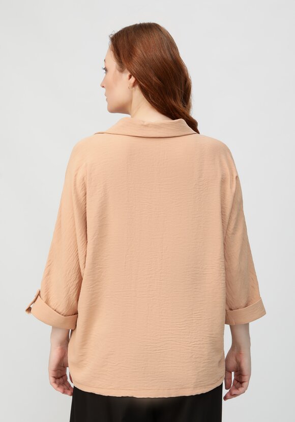 Блуза с патой на рукавах шир.  580, рис. 39