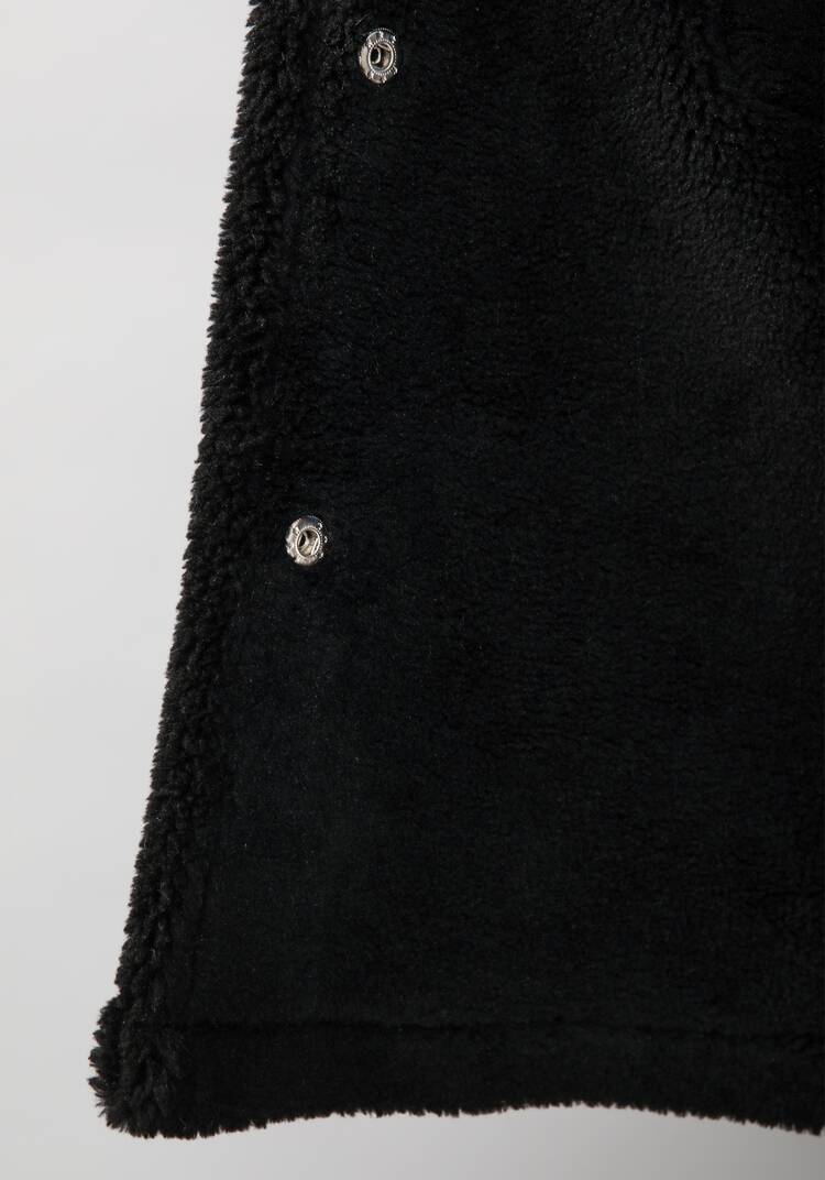 Жилет из экомеха с капюшоном шир.  750, рис. 17