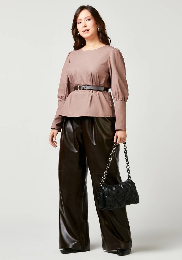 Блуза прямого кроя на пуговицах сзади шир.  750, рис. 9