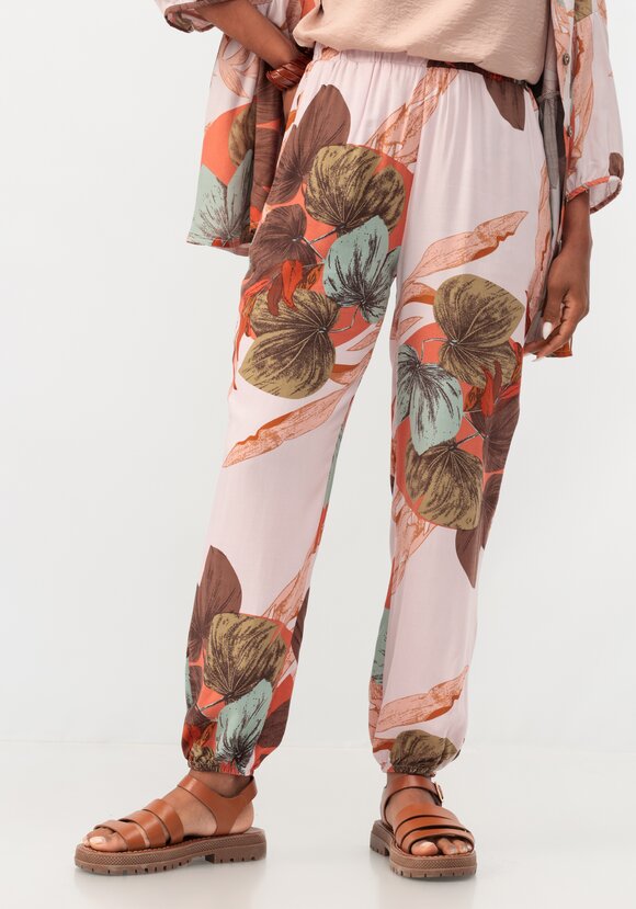 Брюки бананы с цветочным принтом шир.  580, рис. 9