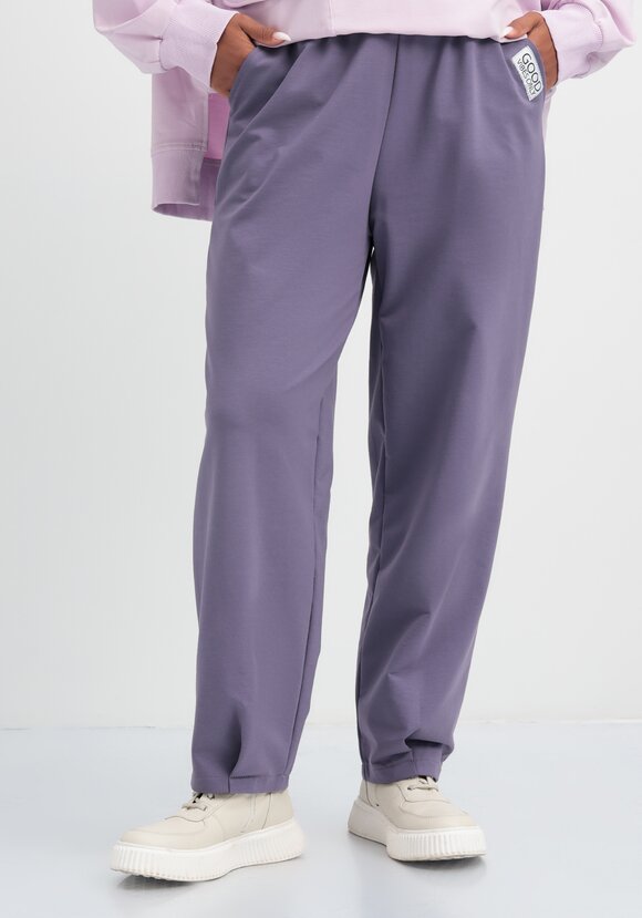 Брюки трикотажные с защипами по низу шир.  580, рис. 1