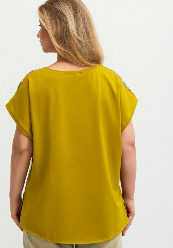 Блуза комбинированная со спущенным плечом шир.  580, рис. 19