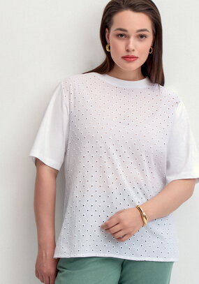 Футболка с шитьем