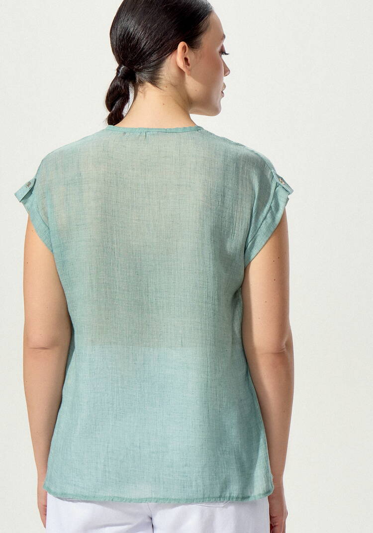 Блуза с коротким рукавом и карманом на груди шир.  750, рис. 27