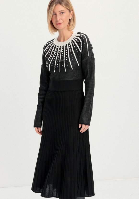 Платье с жемчужным узором на груди шир.  580, рис. 5