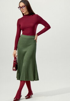 Юбка-плиссе на резинке ниже колена