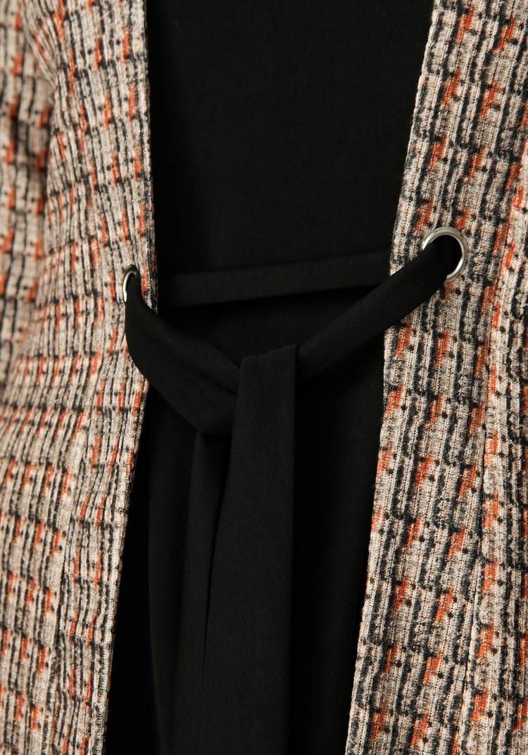 Платье с контрастными вставками и поясом шир.  750, рис. 4