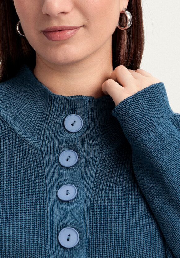 Джемпер со стойкой на пуговицах шир.  580, рис. 13