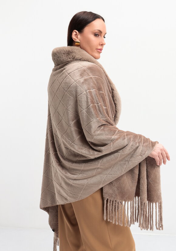 Накидка-палантин с жемчугом и булавкой шир.  580, рис. 3