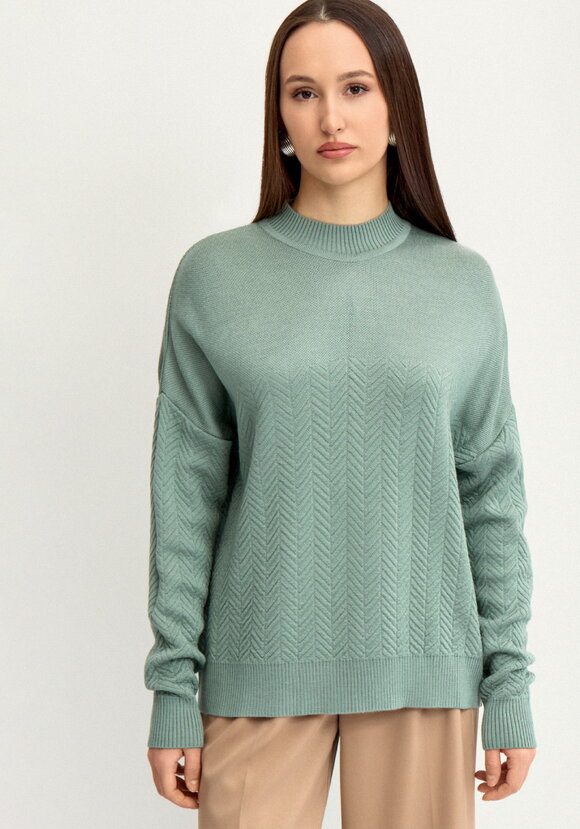 Джемпер с горлом и со спущенным плечом шир.  580, рис. 11