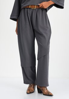 Брюки с отрезными линиями