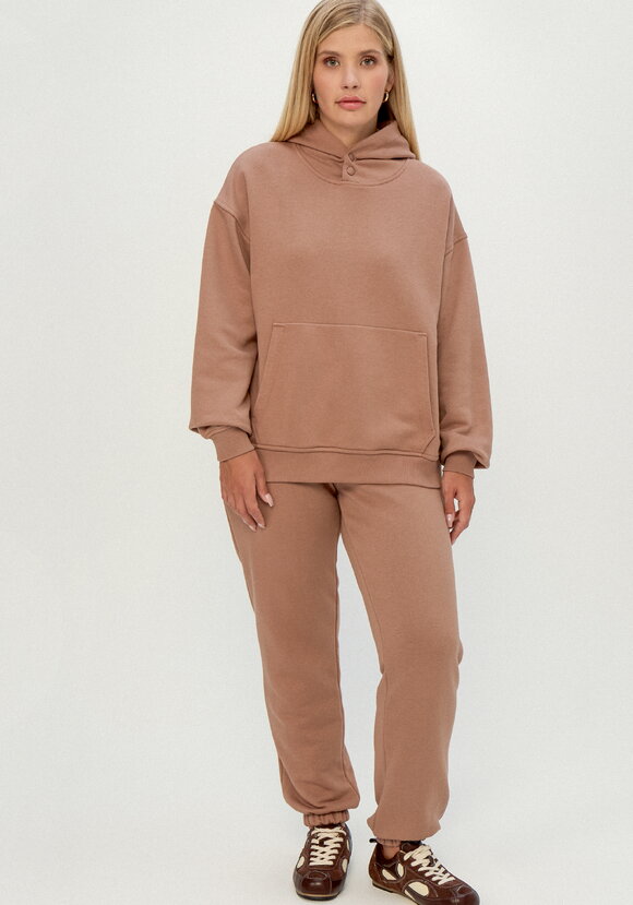 Брюки джоггеры с карманами на резинке шир.  580, рис. 17