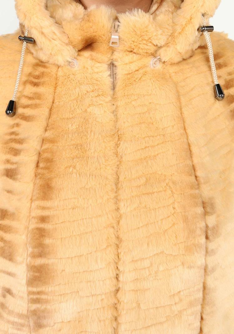 Шуба на молнии из эко-меха с капюшоном шир.  750, рис. 5