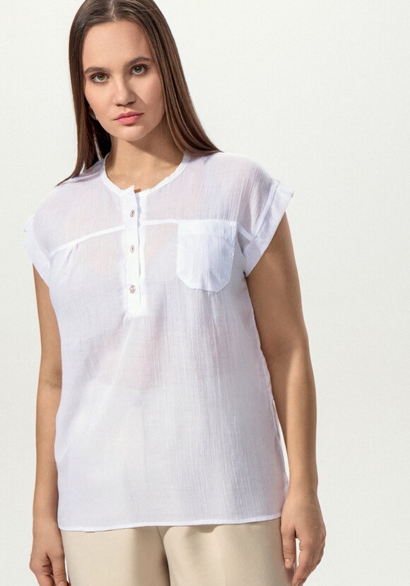 Блуза с коротким рукавом и карманом на груди шир.  580, рис. 1